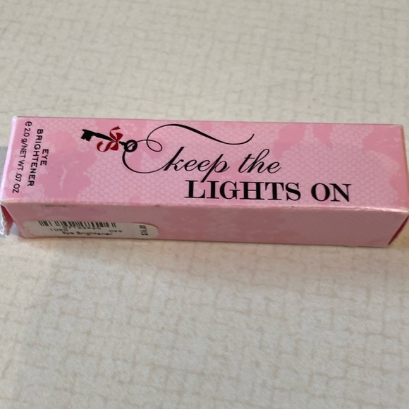 Victoria’s Secret Sexy Little Things Keep the Lights On  eye brightener - Picture 1 of 5